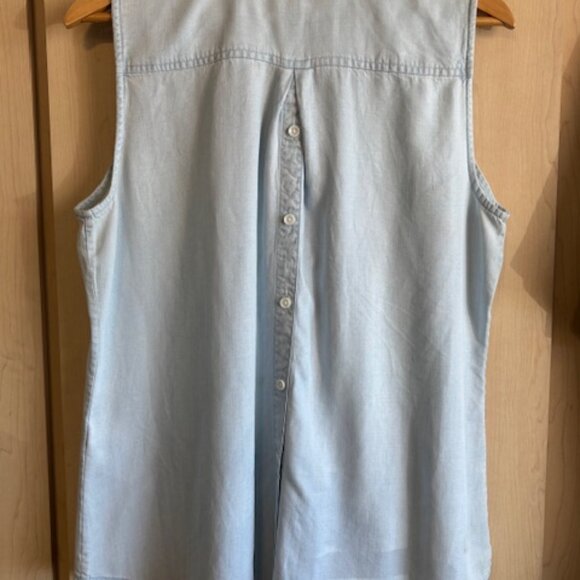 Chico's Sleeveless Blue Blouse Top Shirt Women's Size 2 Button Front and Back - Picture 7 of 9